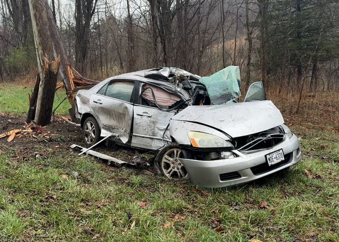 Car crash leaves several people injured